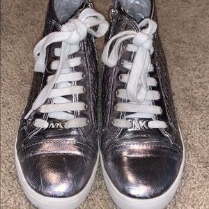 Girls Tennis shoes